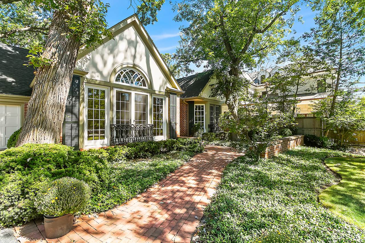 429 Warwick Road - Photo 1