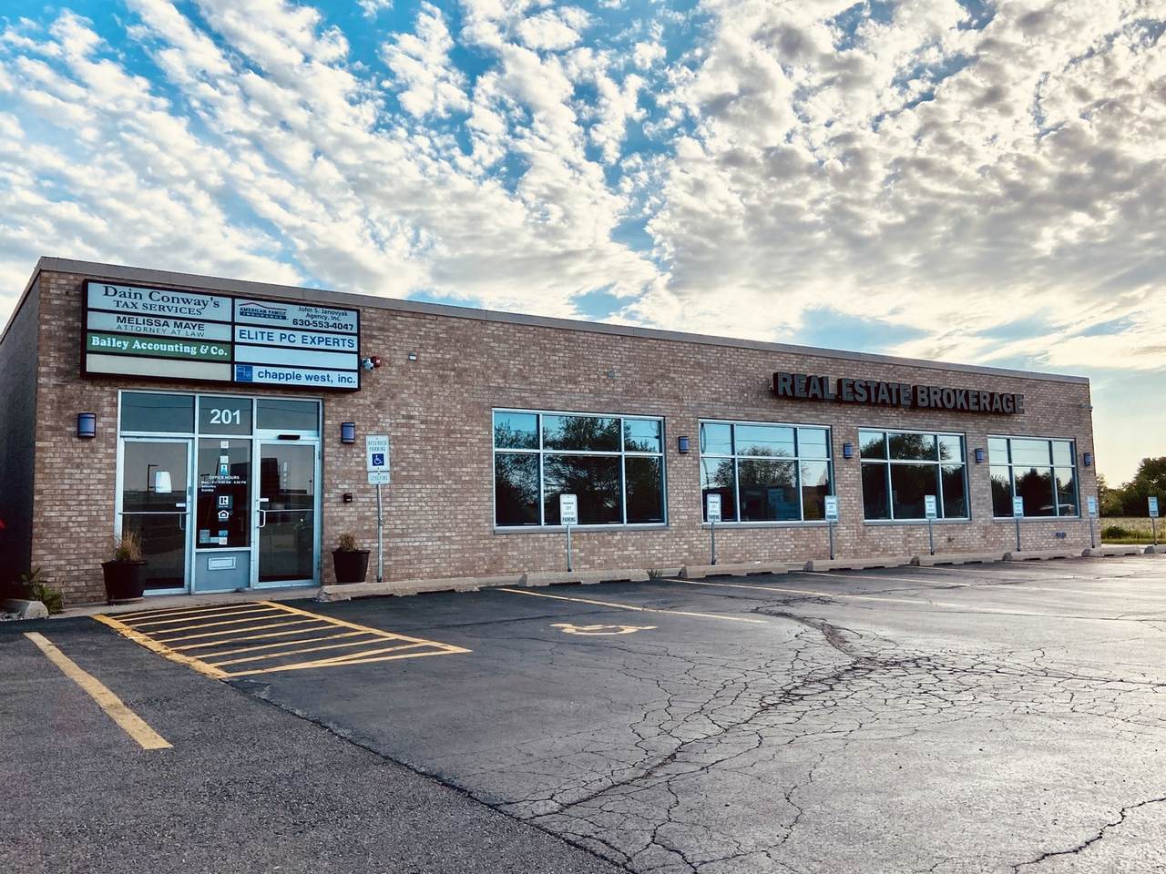 201 Veterans Parkway - Photo 1