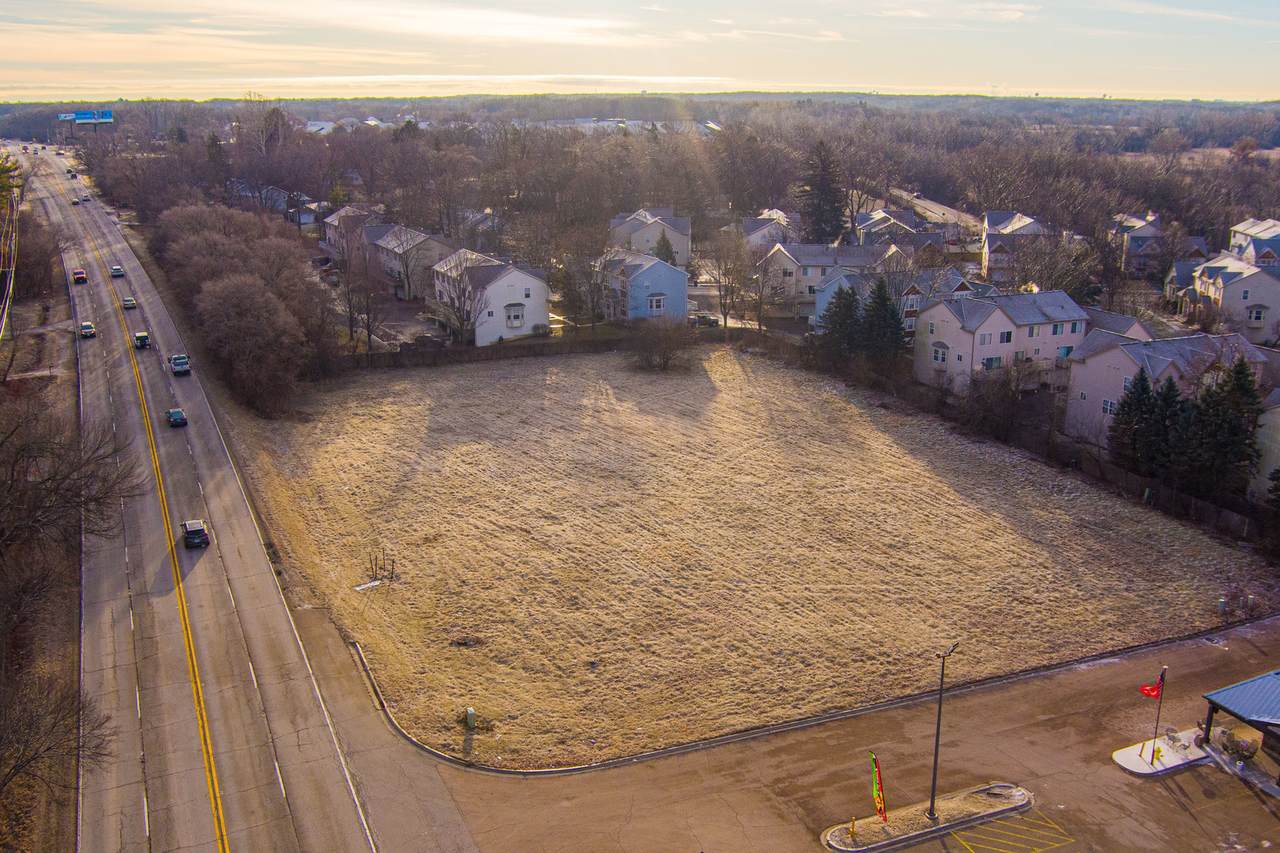 980 Roosevelt Road - Photo 1