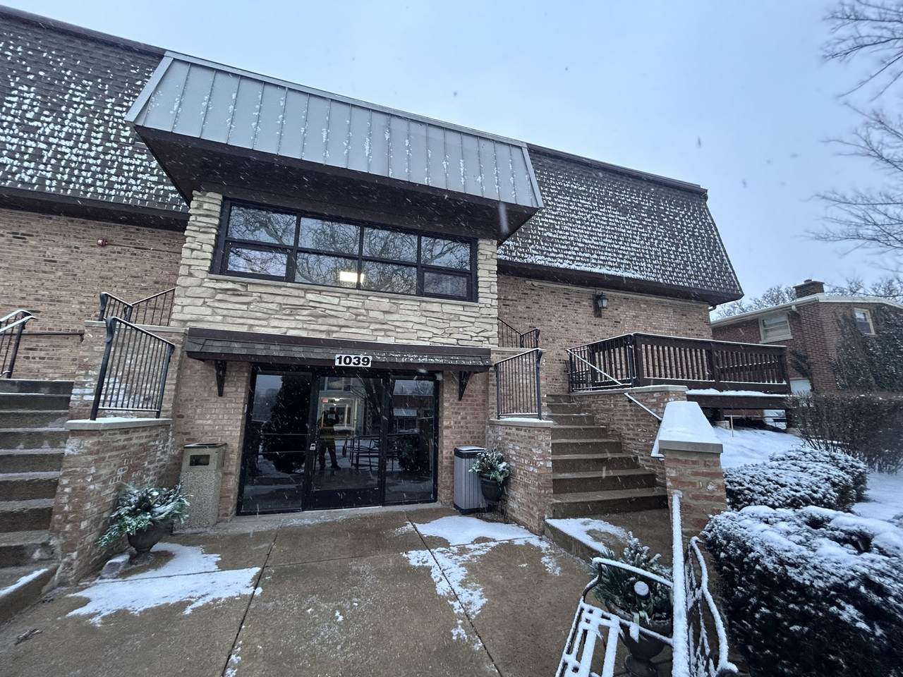 1039 College Avenue - Photo 1