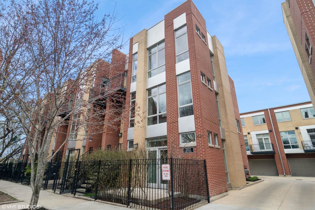 2823 Oakley Avenue - Photo 1