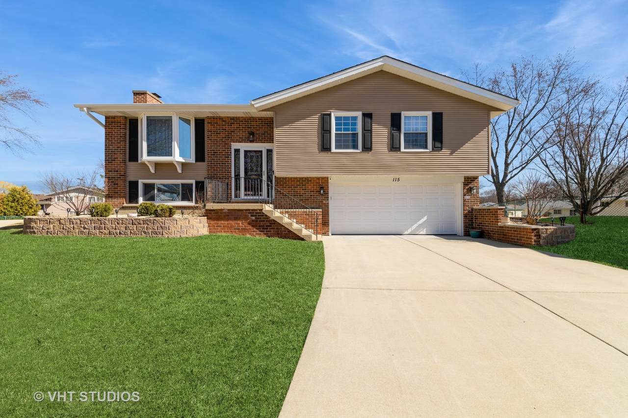 115 Carlton Court - Photo 1
