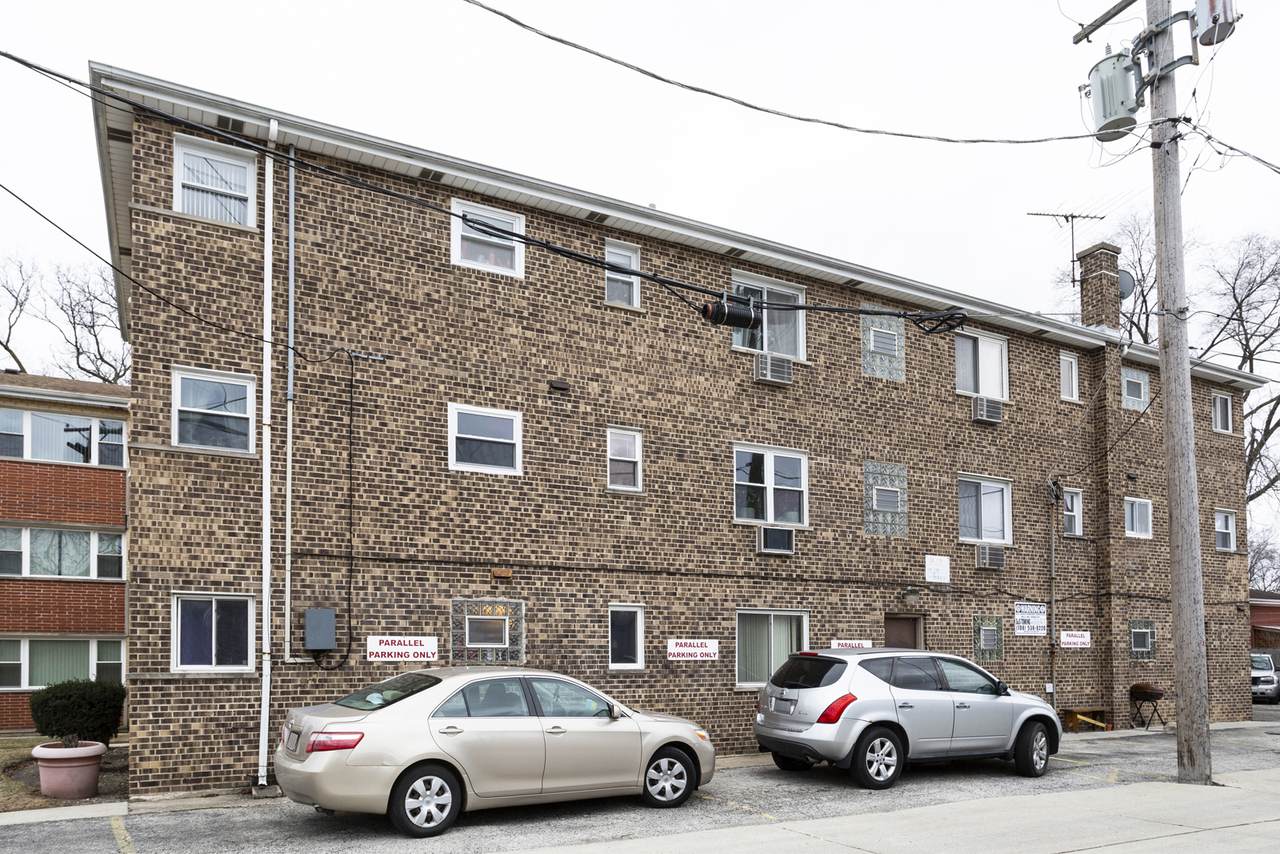 2440 River Road - Photo 1