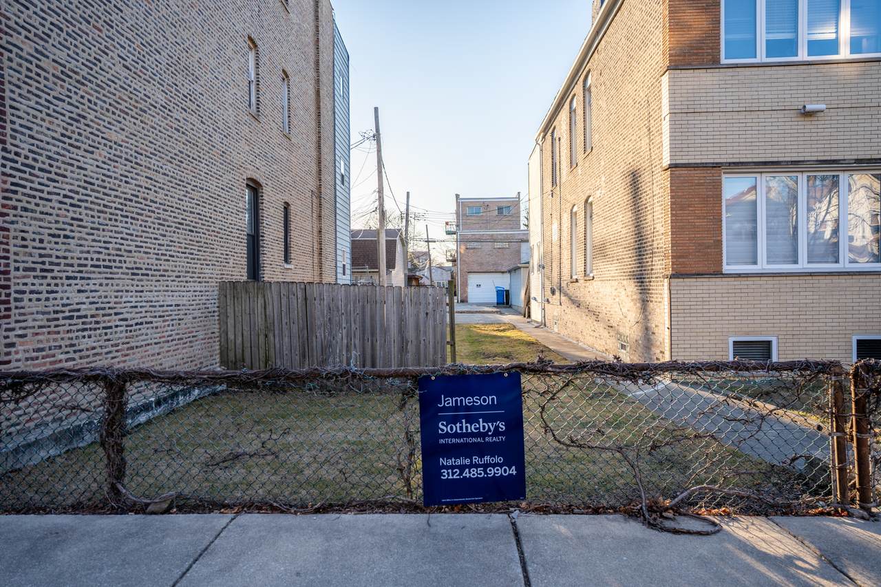 3246 Wells Street - Photo 1