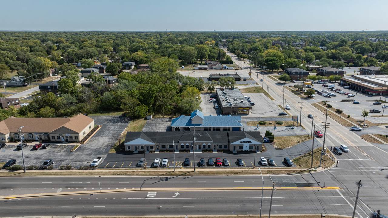 17047 Harlem Avenue - Photo 1