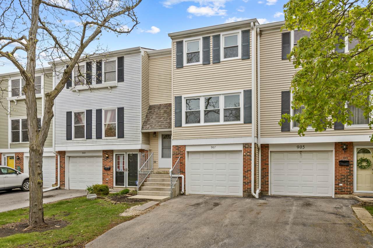 907 Banbury Court - Photo 1