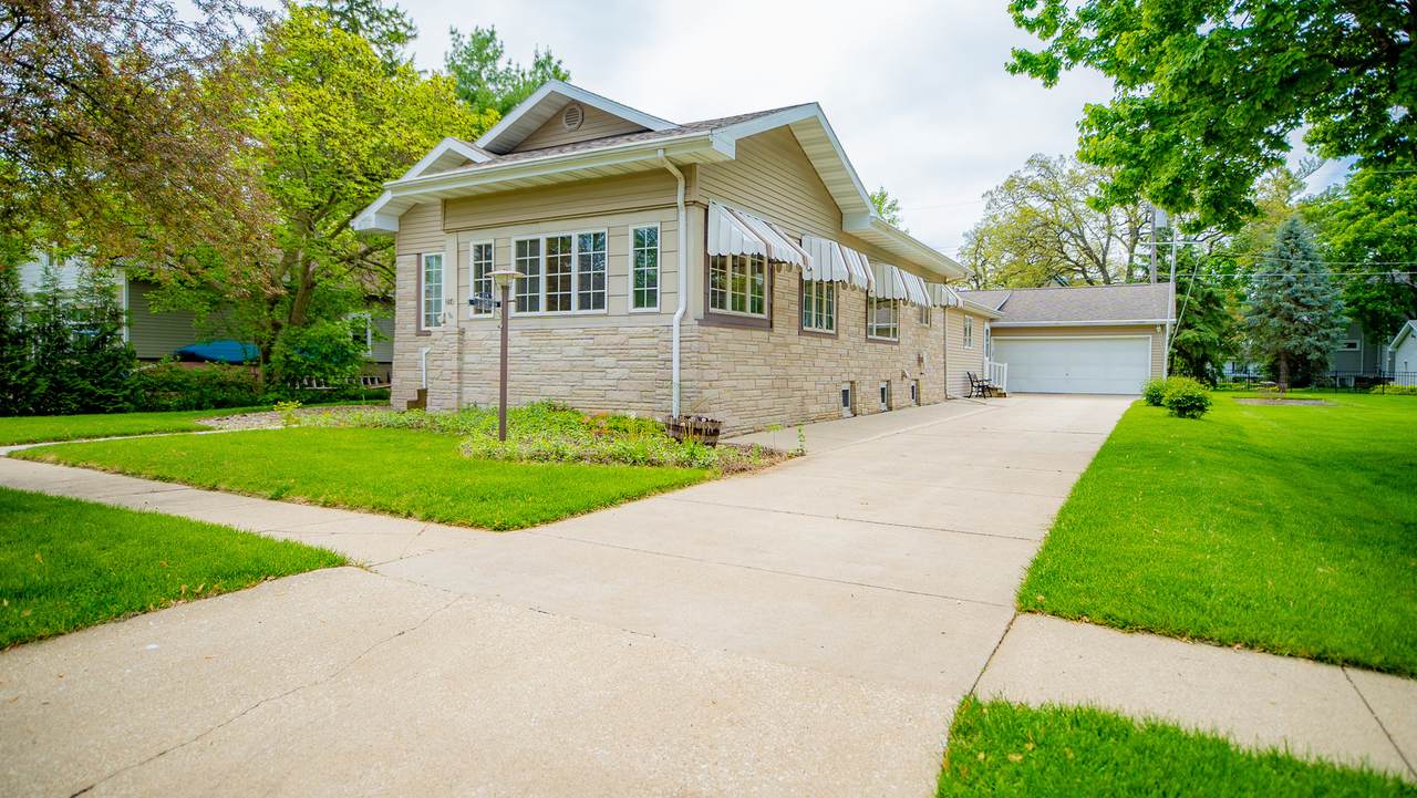 214 Watson Street - Photo 1