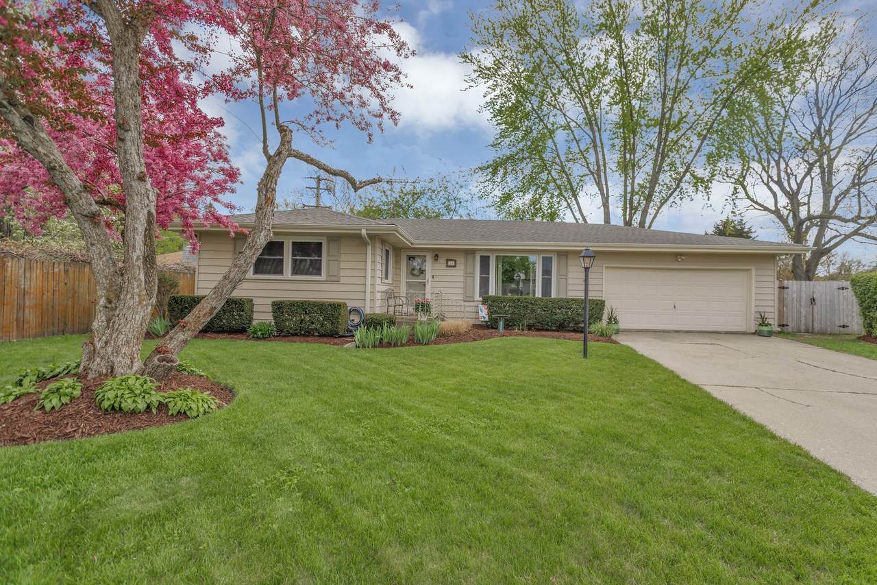 804 Balmoral Court - Photo 1