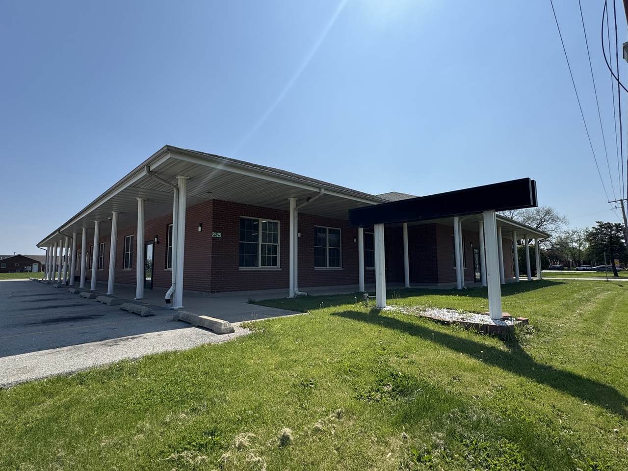 2525 Division Street - Photo 1