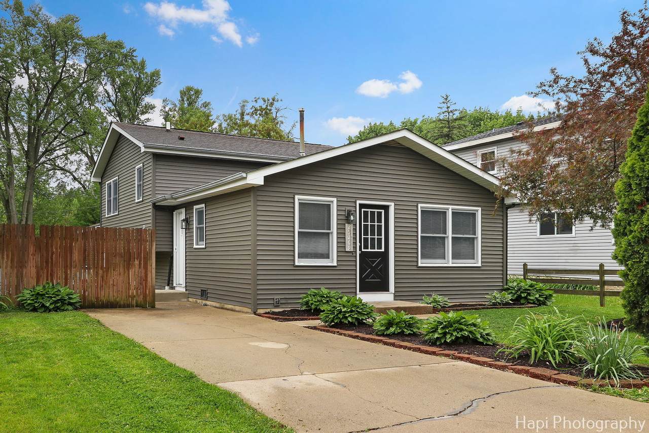 25269 Anderson Street - Photo 1