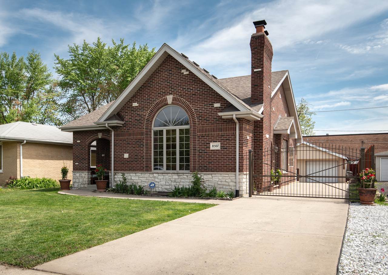 8507 77TH Court - Photo 1