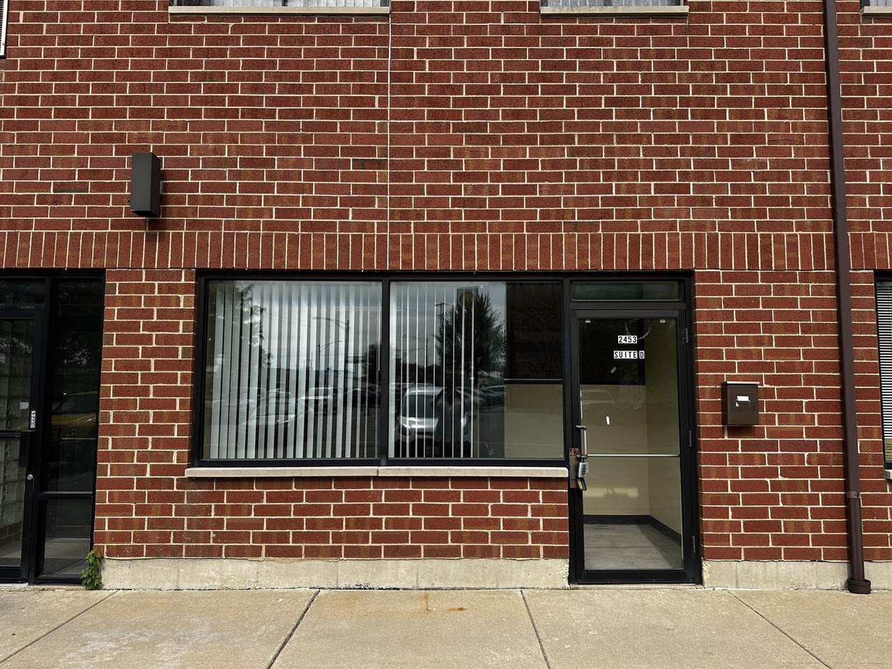 2453 Archer Avenue - Photo 1