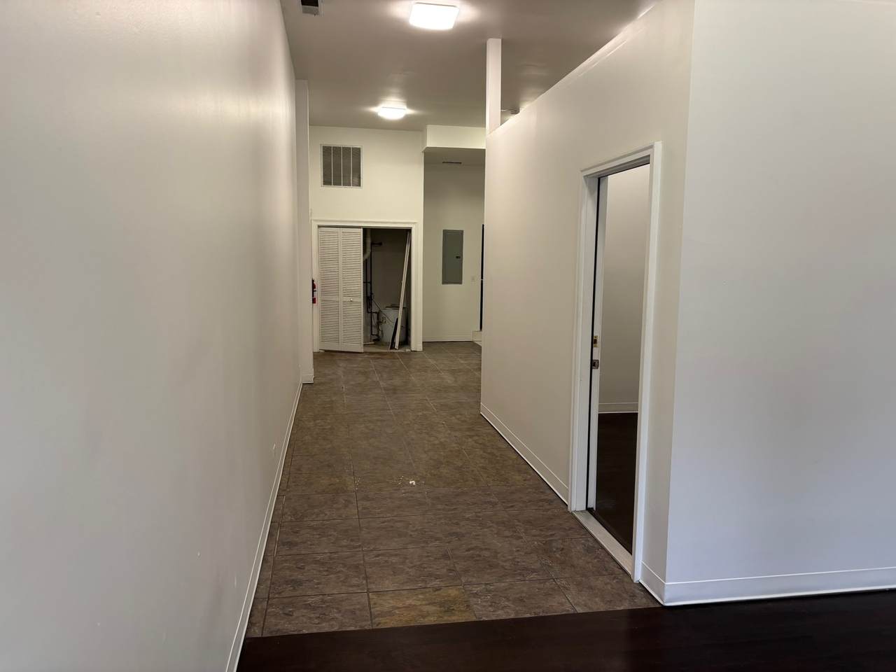1533 Western Avenue - Photo 1