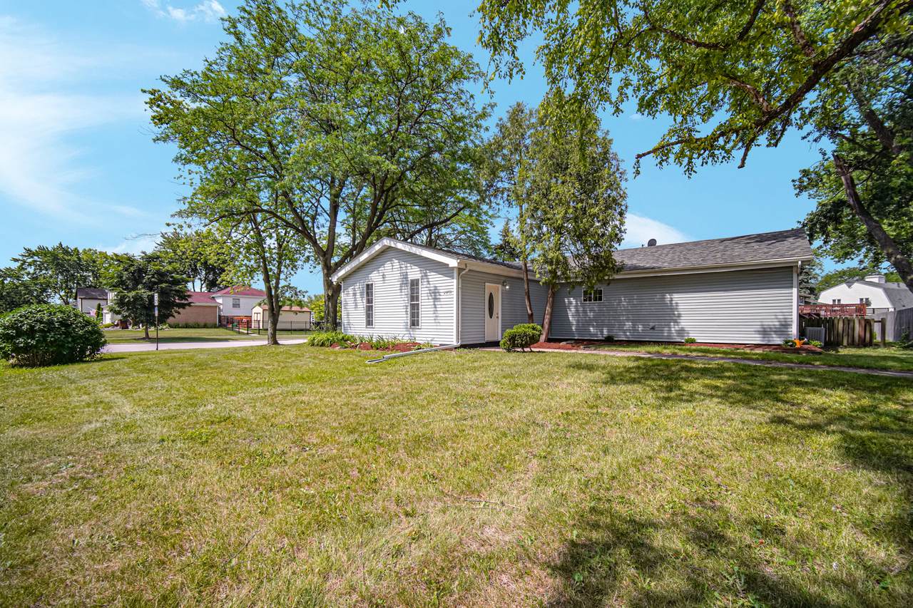 20738 Hickory Creek Court - Photo 1