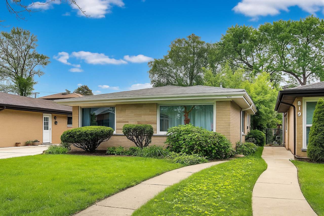 821 Long Road - Photo 1