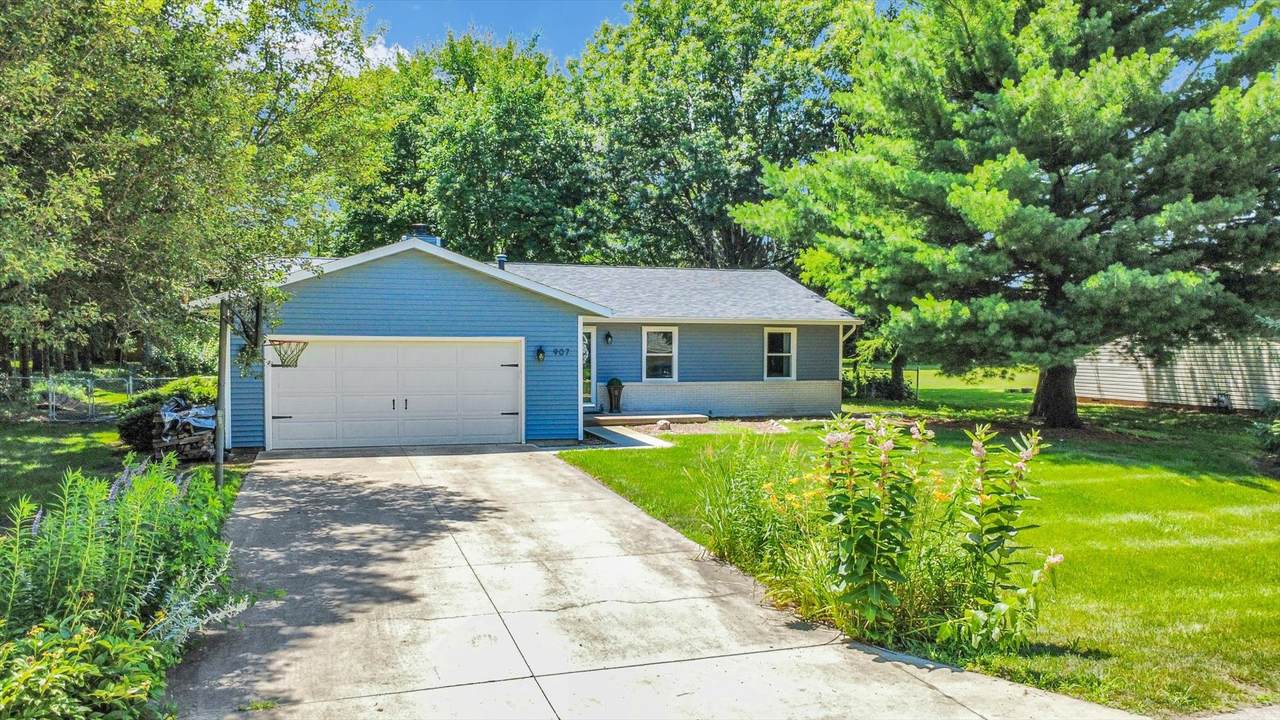 907 Trailside Drive - Photo 1