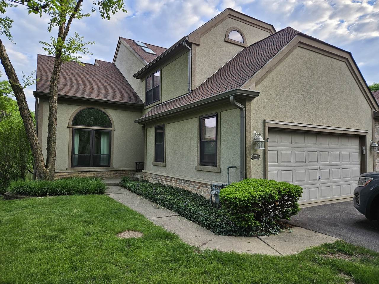 121 Chatsworth Circle - Photo 1