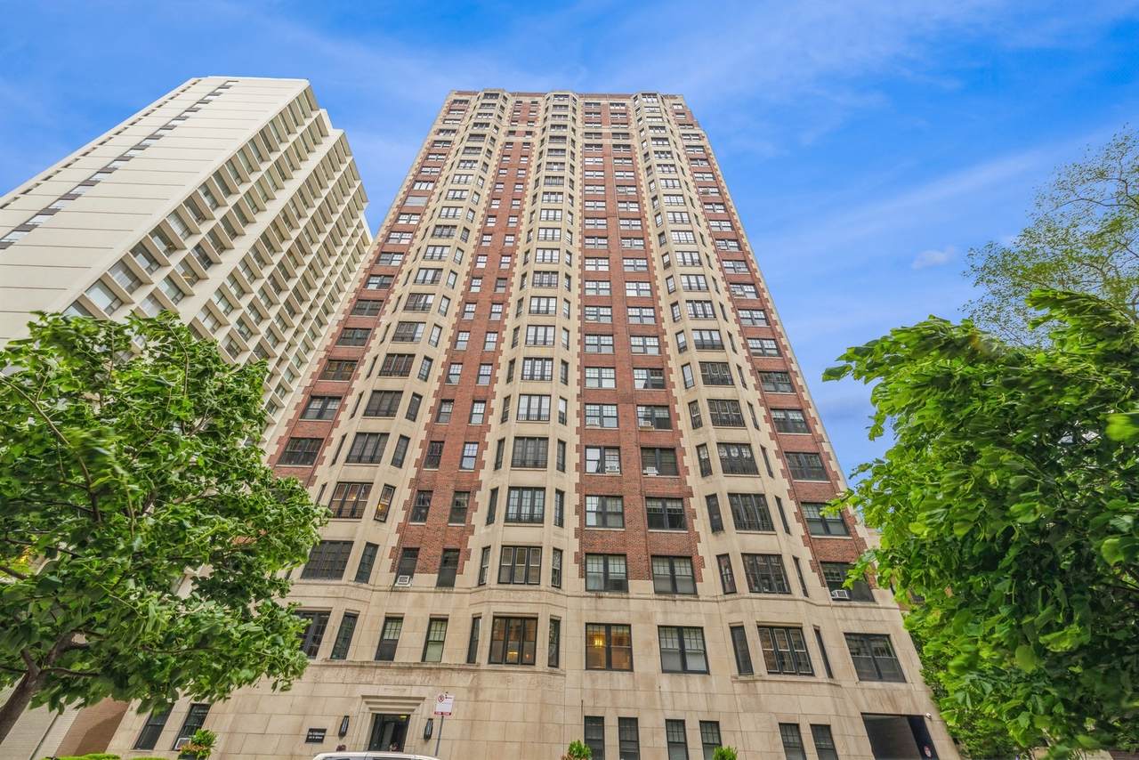 421 Melrose Street - Photo 1
