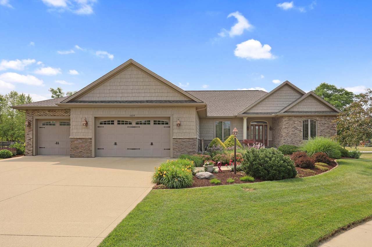 1604 Chestnut Grove Court - Photo 1