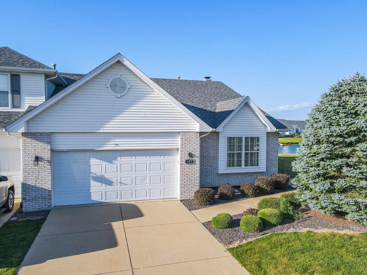 343 White Hawk Way - Photo 1