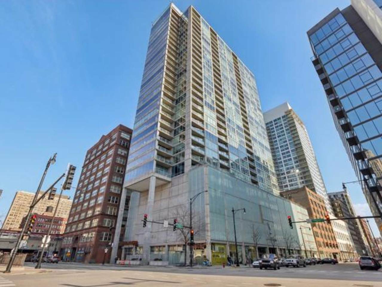 611 Wells Street - Photo 1