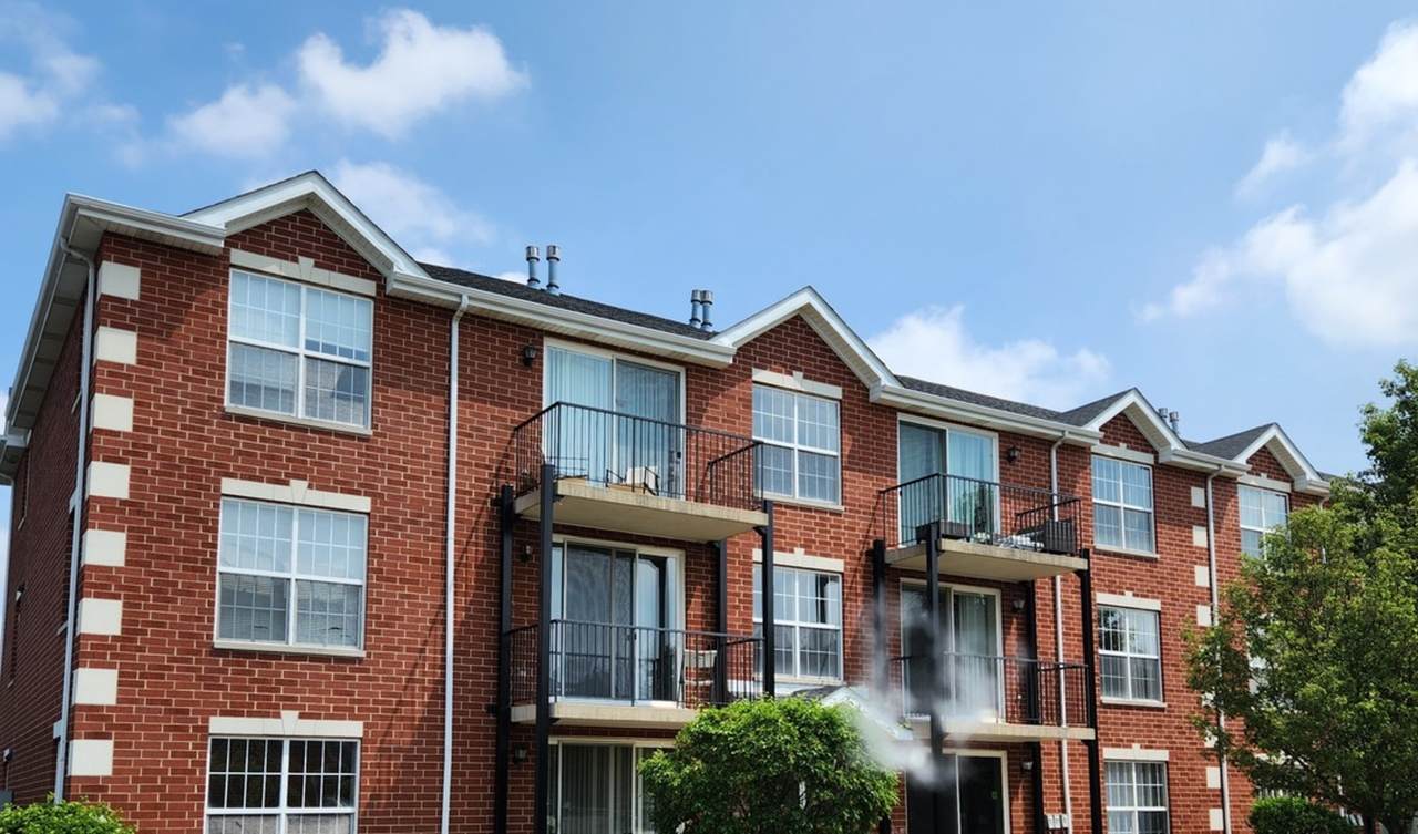 9810 Liberty Circle - Photo 1