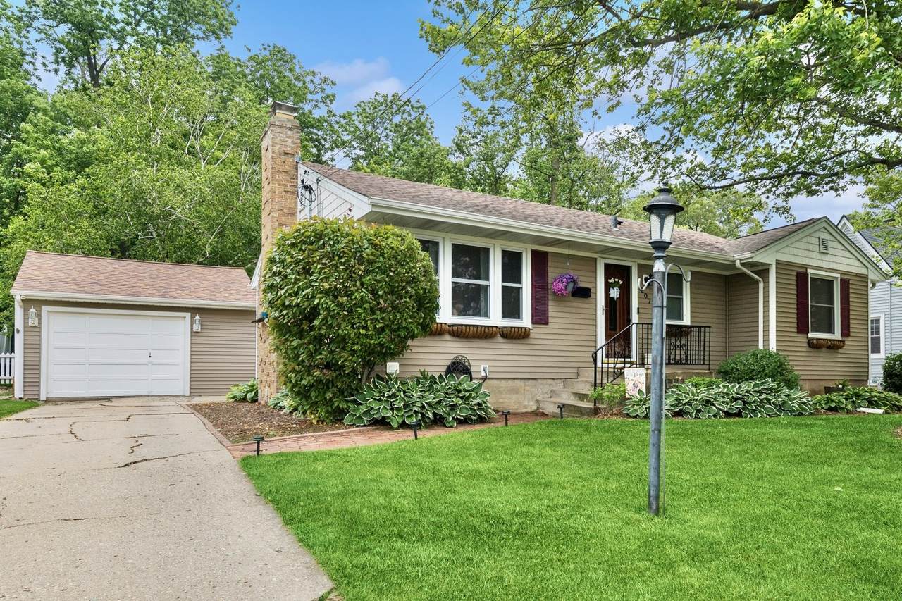207 Van Buren Street - Photo 1