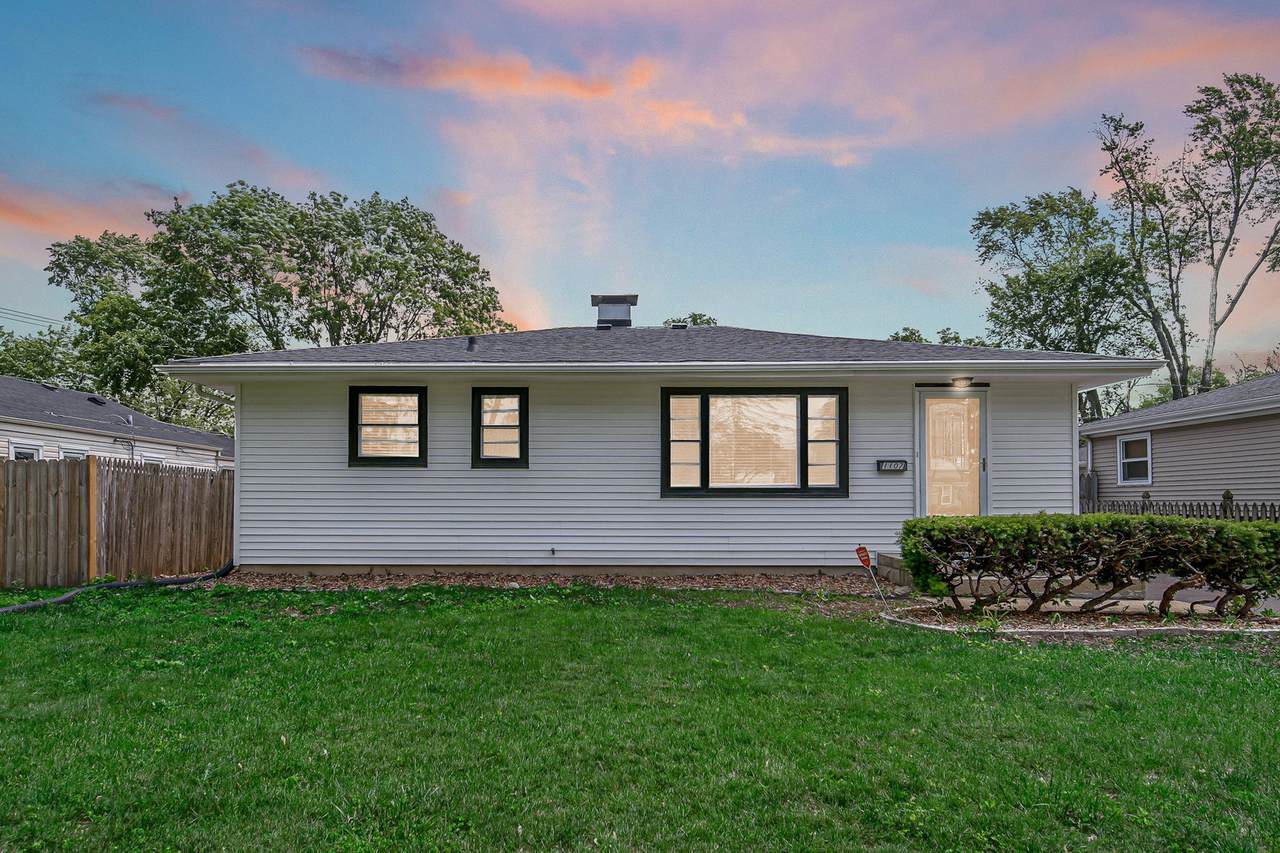 1107 Campbell Avenue - Photo 1
