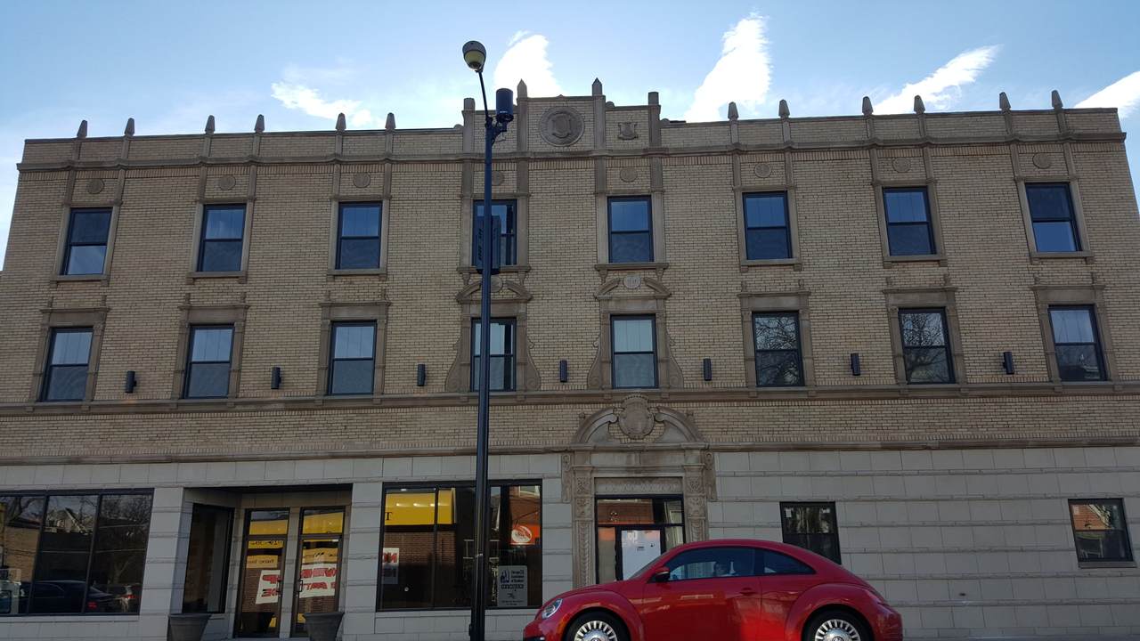 1409 Diversey Parkway - Photo 1