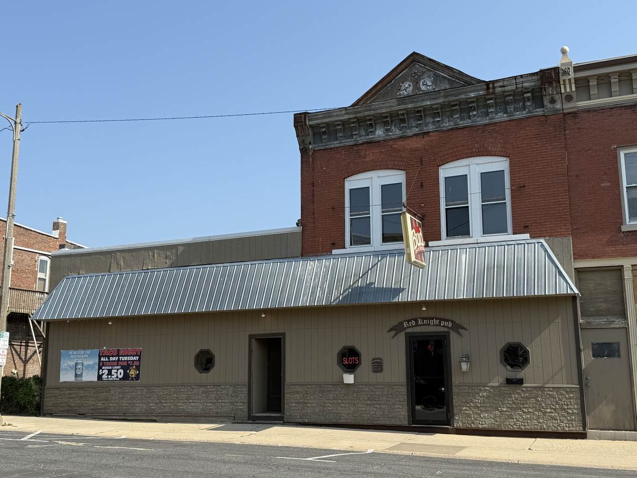 111 Front Avenue - Photo 1