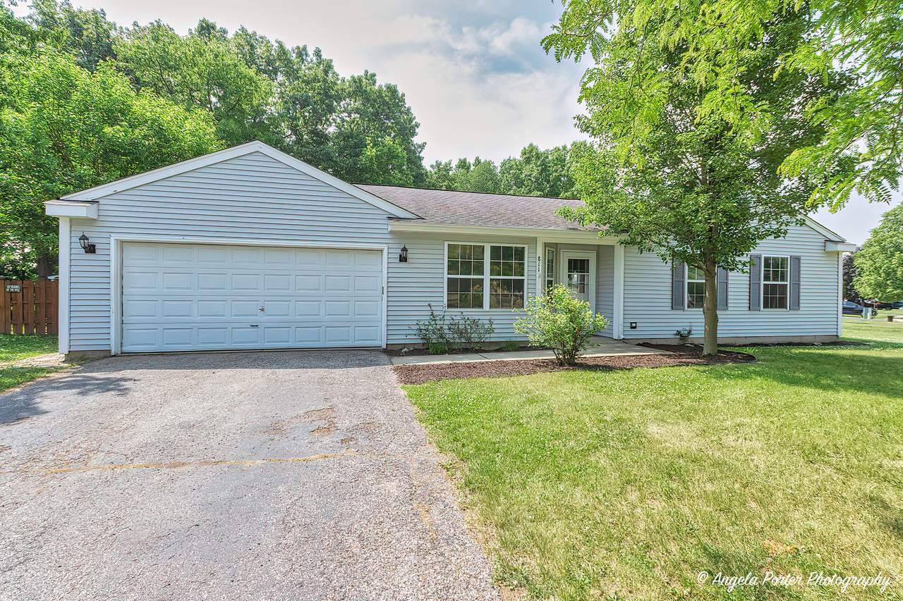 811 Nottingham Court - Photo 1