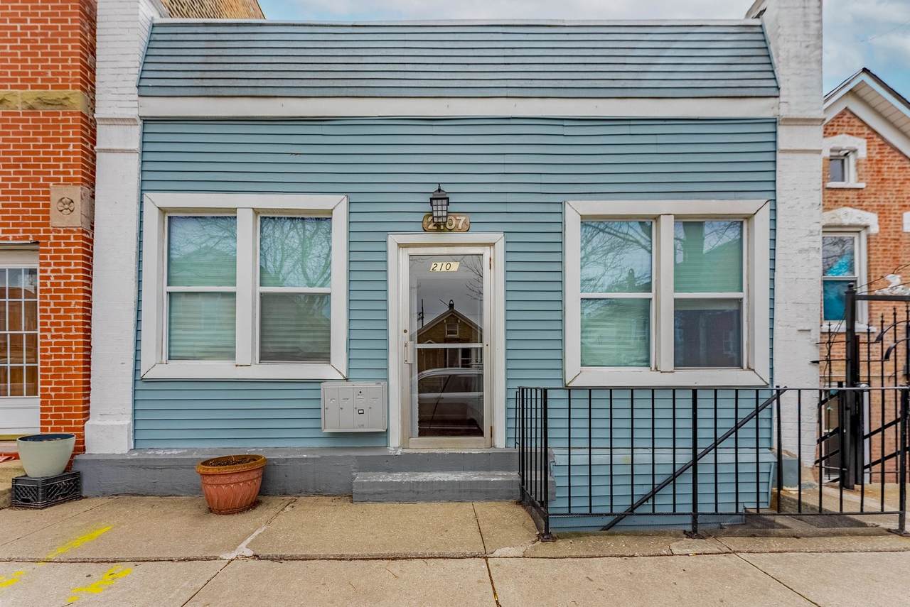 2107 Cullerton Street - Photo 1