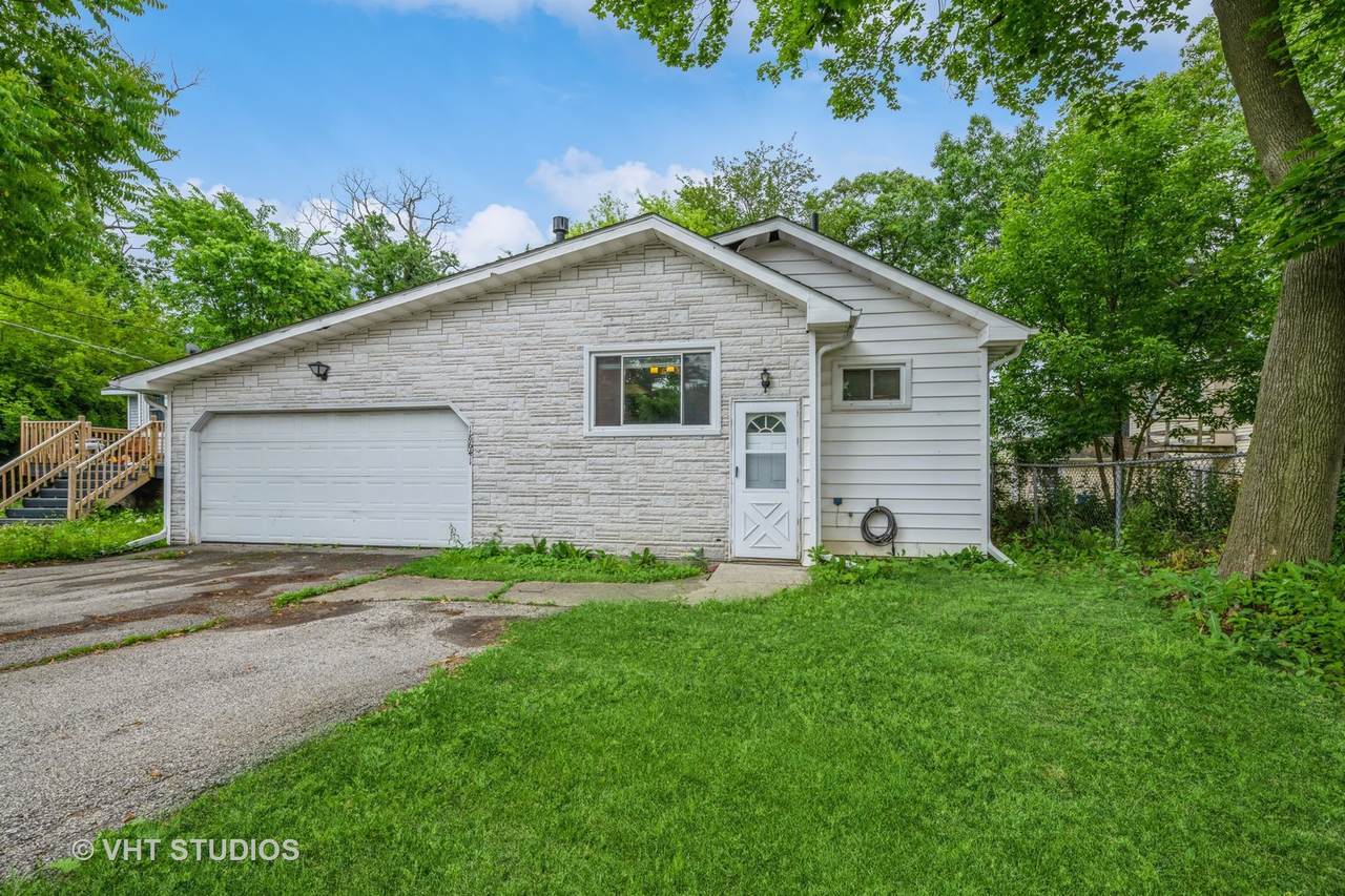 18641 Main Street - Photo 1