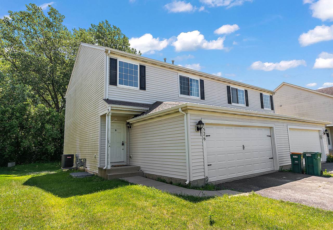 1526 Peachtree Lane - Photo 1