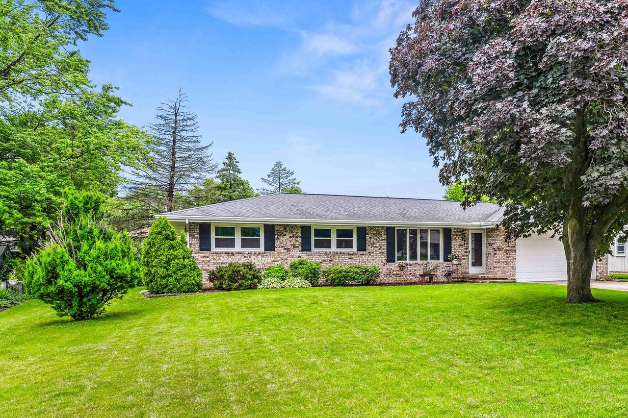 207 Hammitt Drive - Photo 1