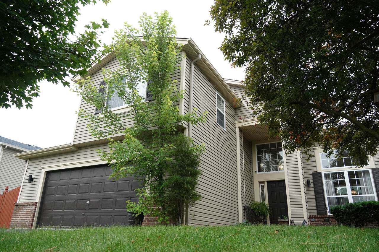 1853 Apple Valley Road - Photo 1
