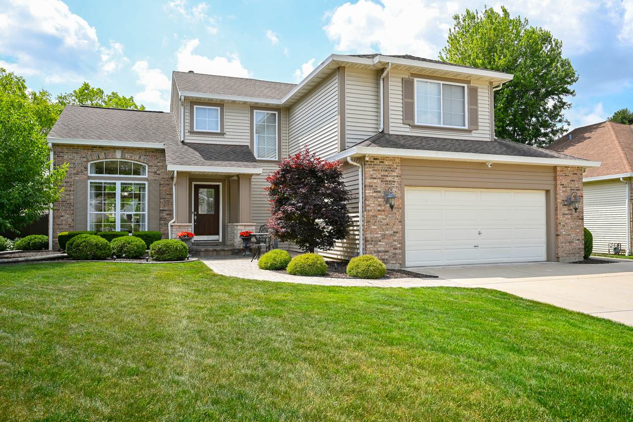 678 Larch Drive - Photo 1