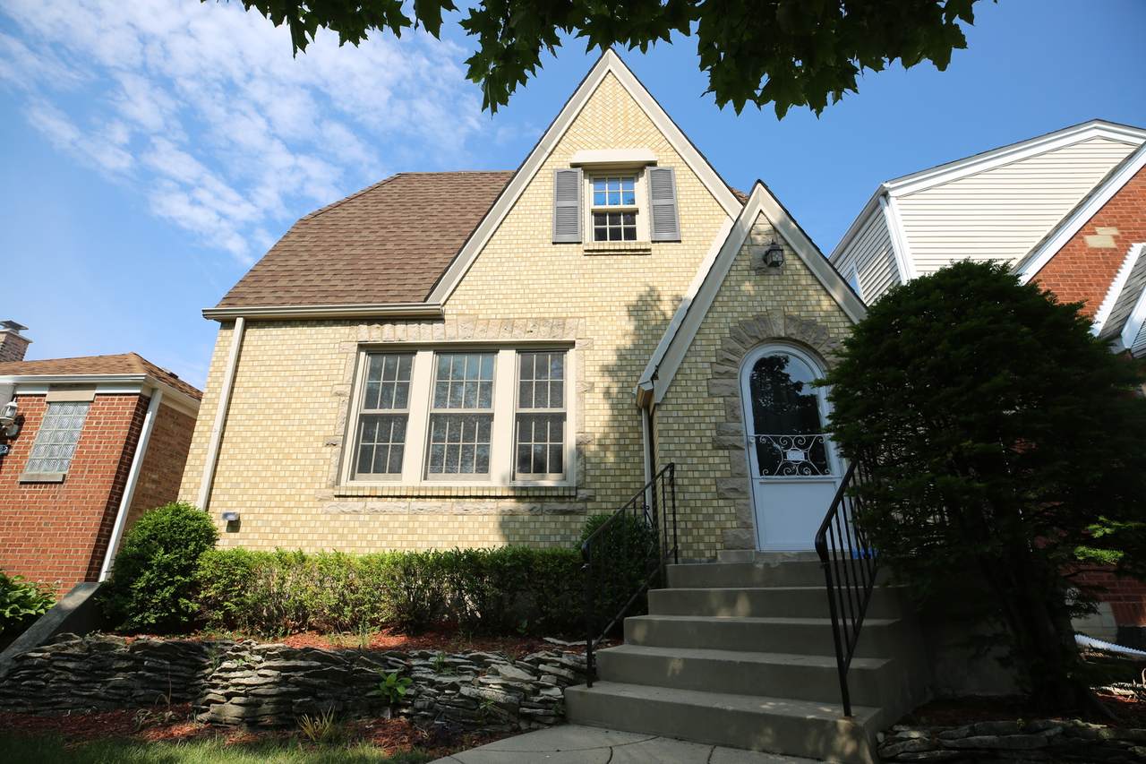 3324 Nordica Avenue - Photo 1