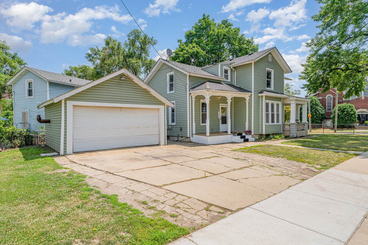528 Benton Street - Photo 1