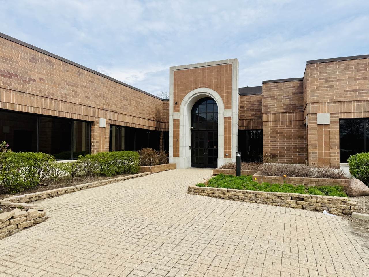 945 Lakeview Parkway - Photo 1