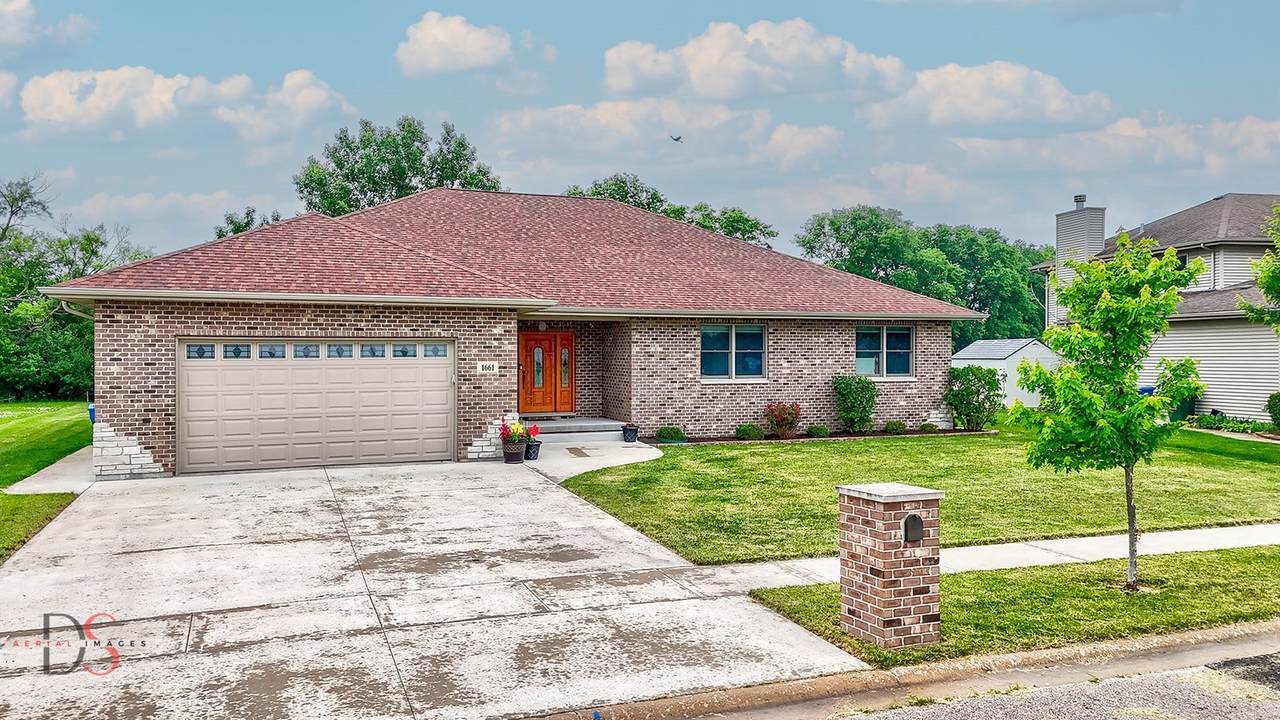 1661 Locust Road - Photo 1