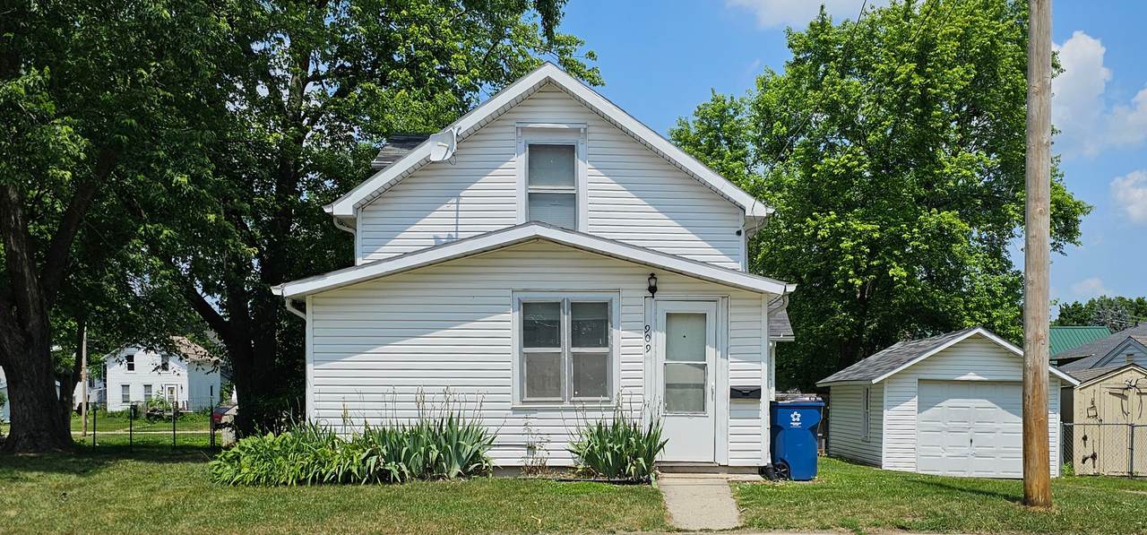 909 6th Street - Photo 1