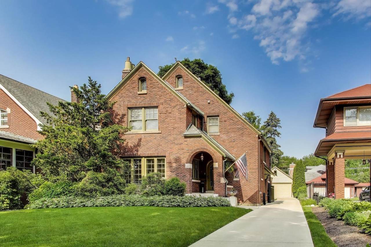 934 Jackson Avenue - Photo 1