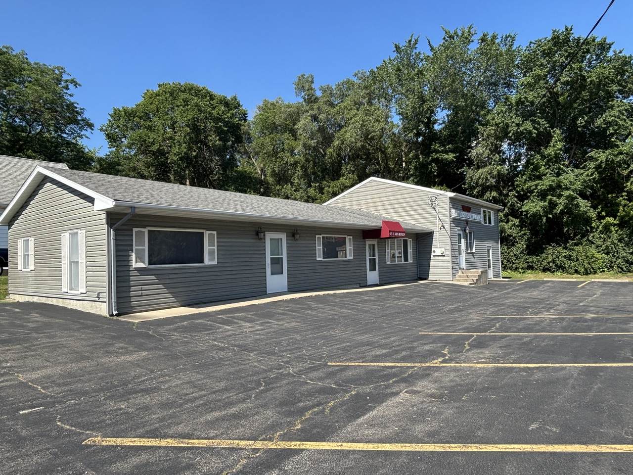 415 Van Buren Street - Photo 1