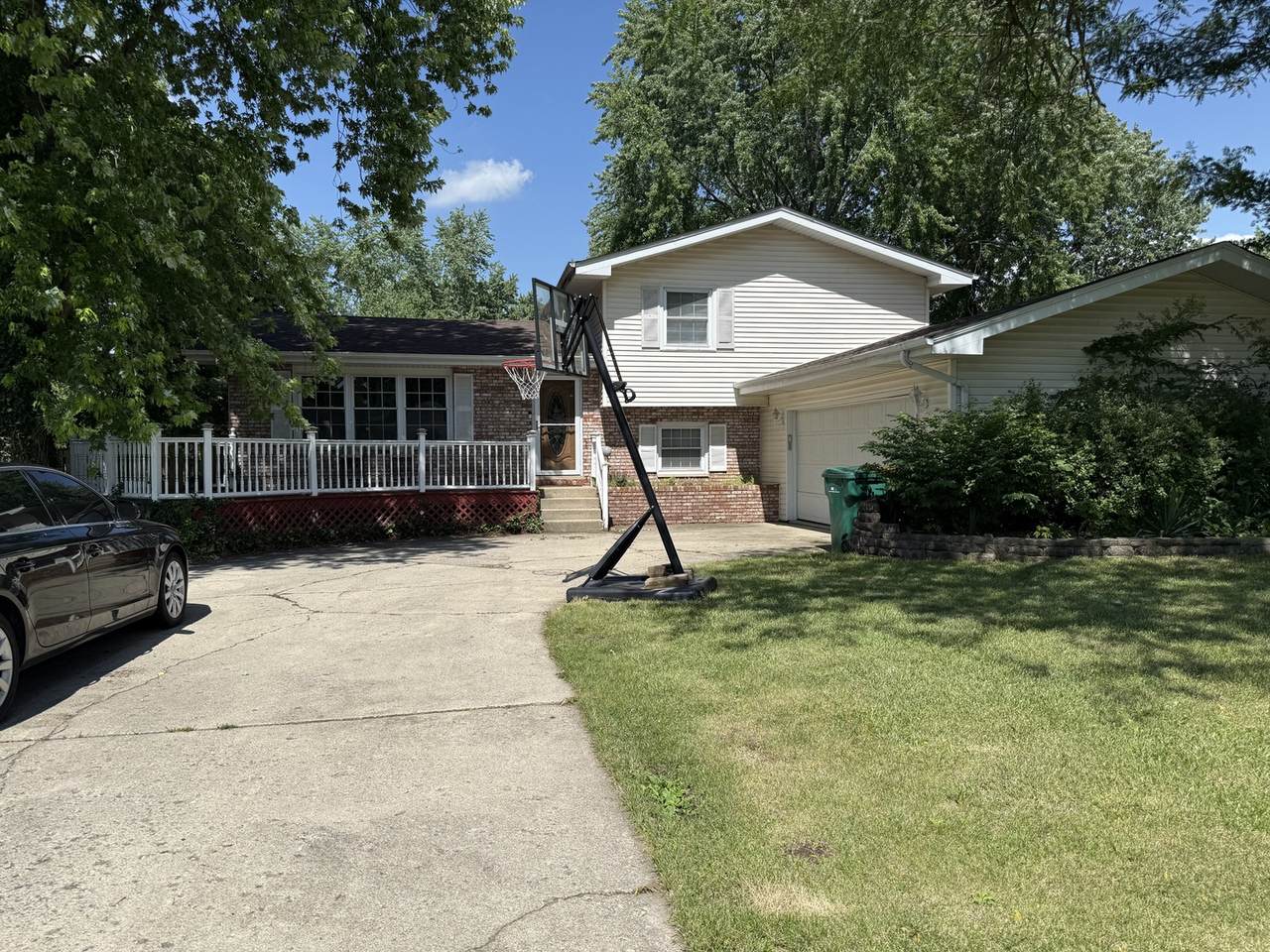 1920 Heather Lane - Photo 1