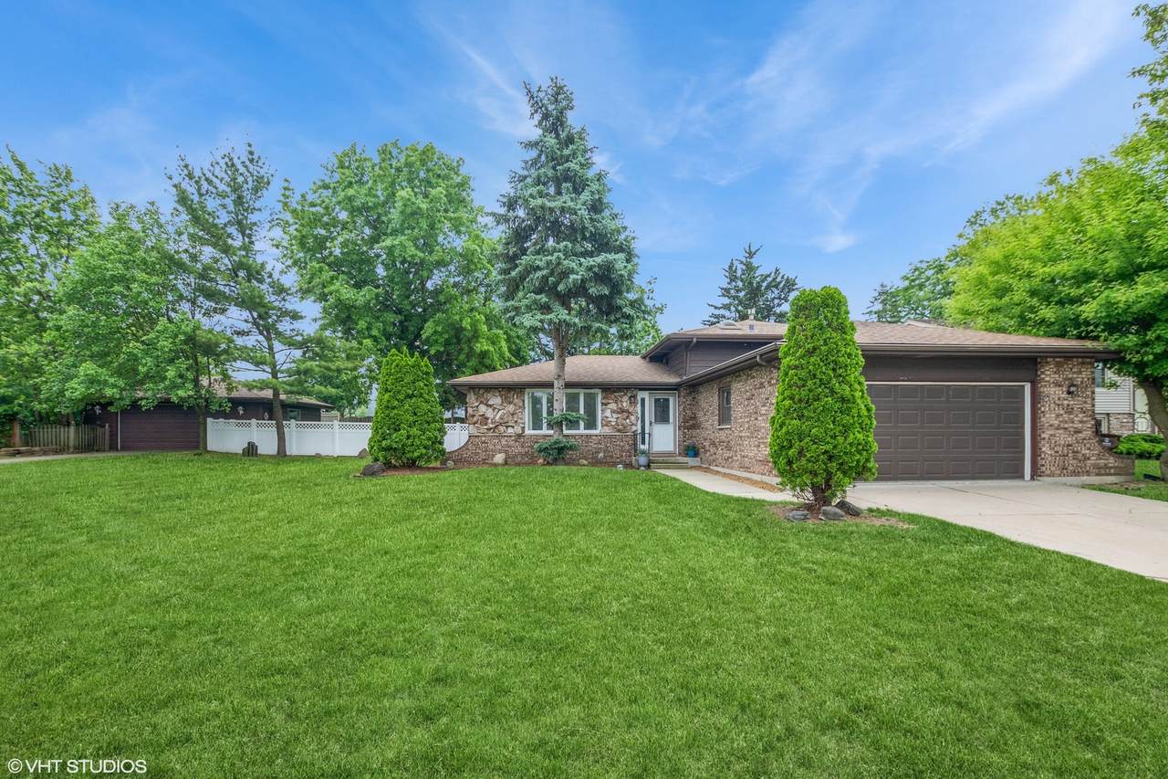 4925 Timber Court - Photo 1