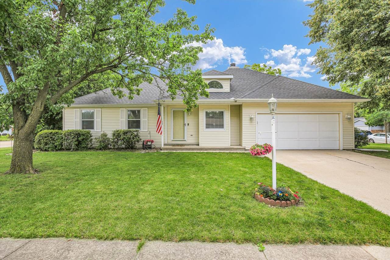 1901 Sumac Drive - Photo 1