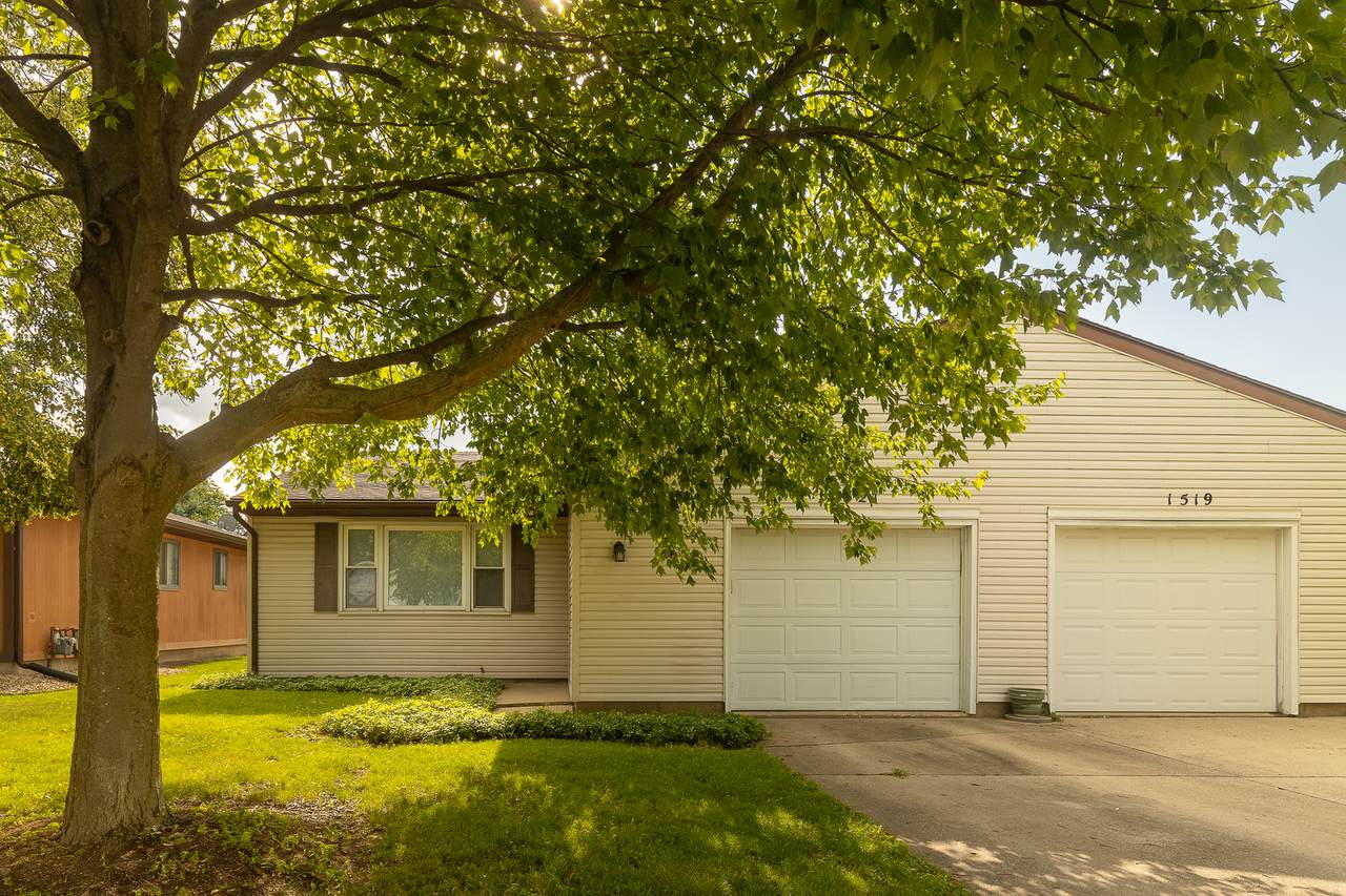 1521 Pebblewood Drive - Photo 1