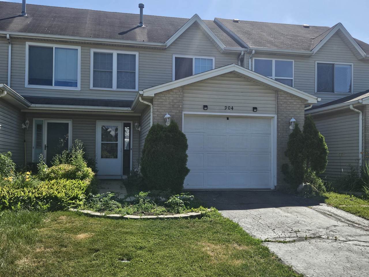 904 Oak Creek Drive - Photo 1