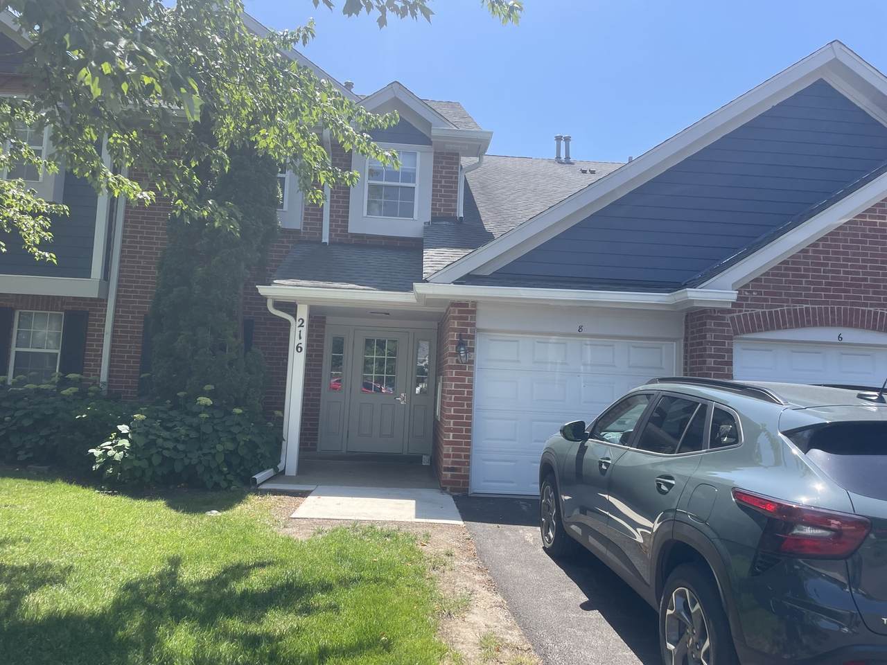 216 Charleston Court - Photo 1